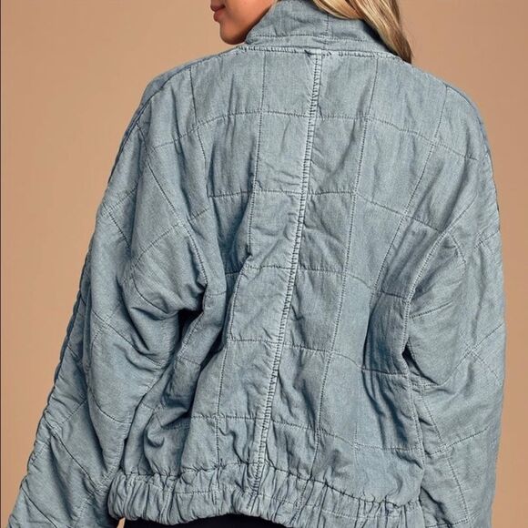 New Free People Dolman Quilted Denim Jacket size L
NWOT
Retail $198 - Picture 10 of 16